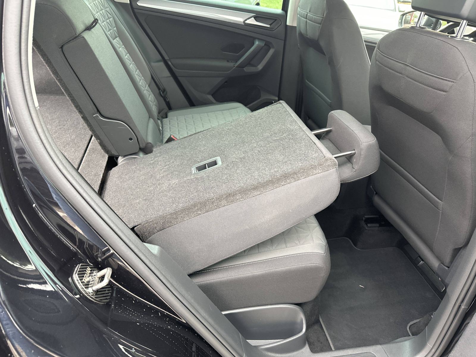 VW TIGUAN 2022 • PREMIUM jamstvo • AutoZubak Rabljena, fotografija 19