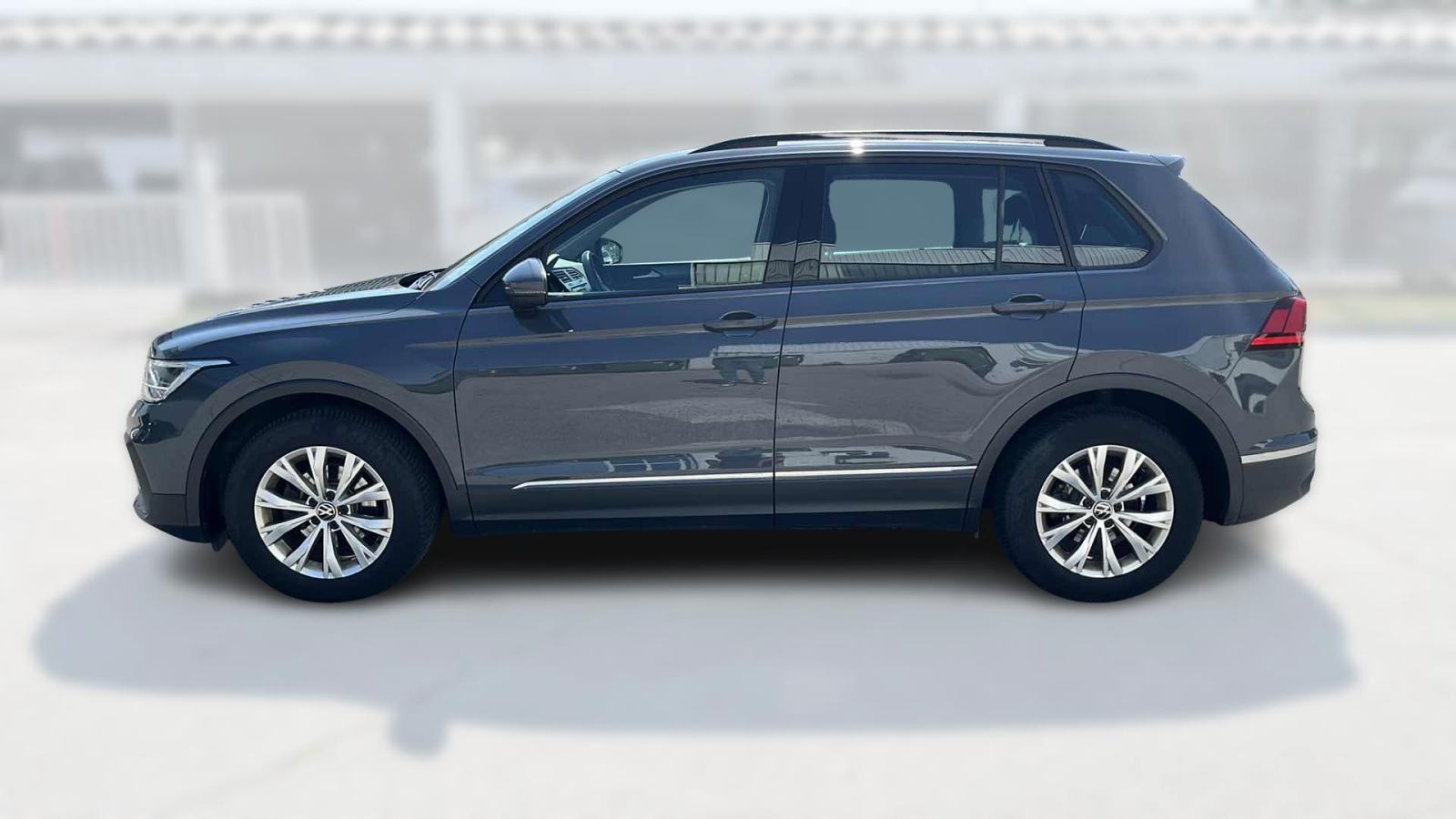 VW TIGUAN 2023 • PREMIUM jamstvo • AutoZubak Rabljena, fotografija 5