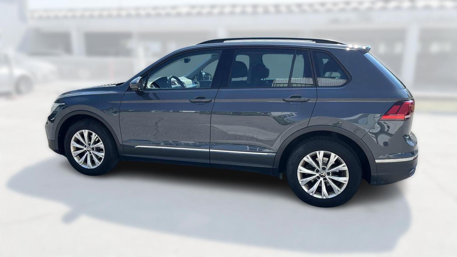 VW TIGUAN 2023 • PREMIUM jamstvo • AutoZubak Rabljena, fotografija 6
