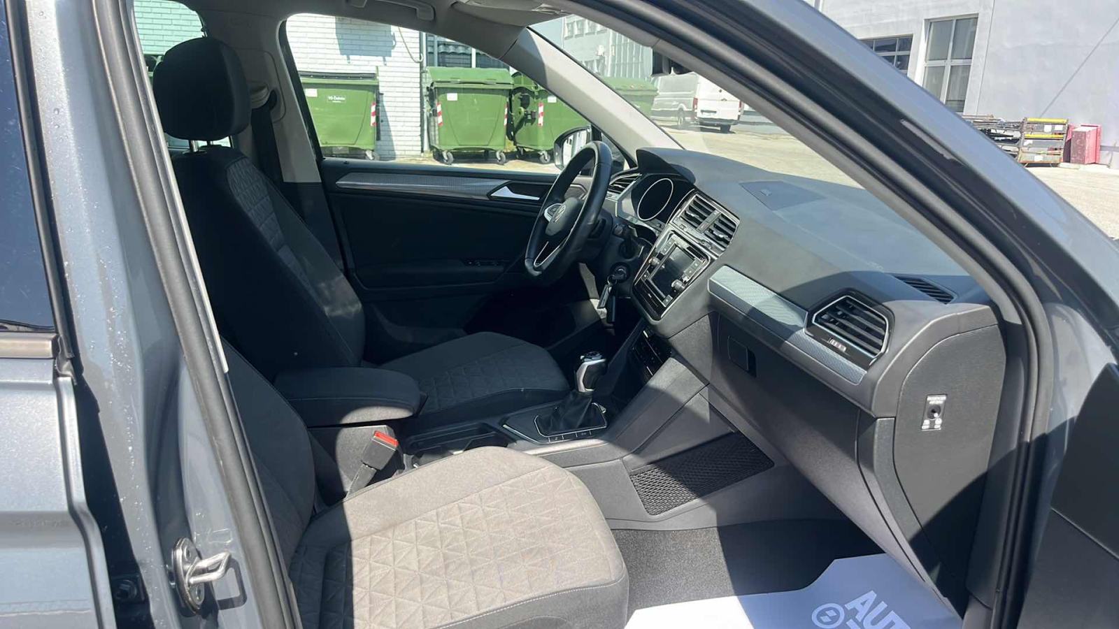 VW TIGUAN 2023 • PREMIUM jamstvo • AutoZubak Rabljena, fotografija 9