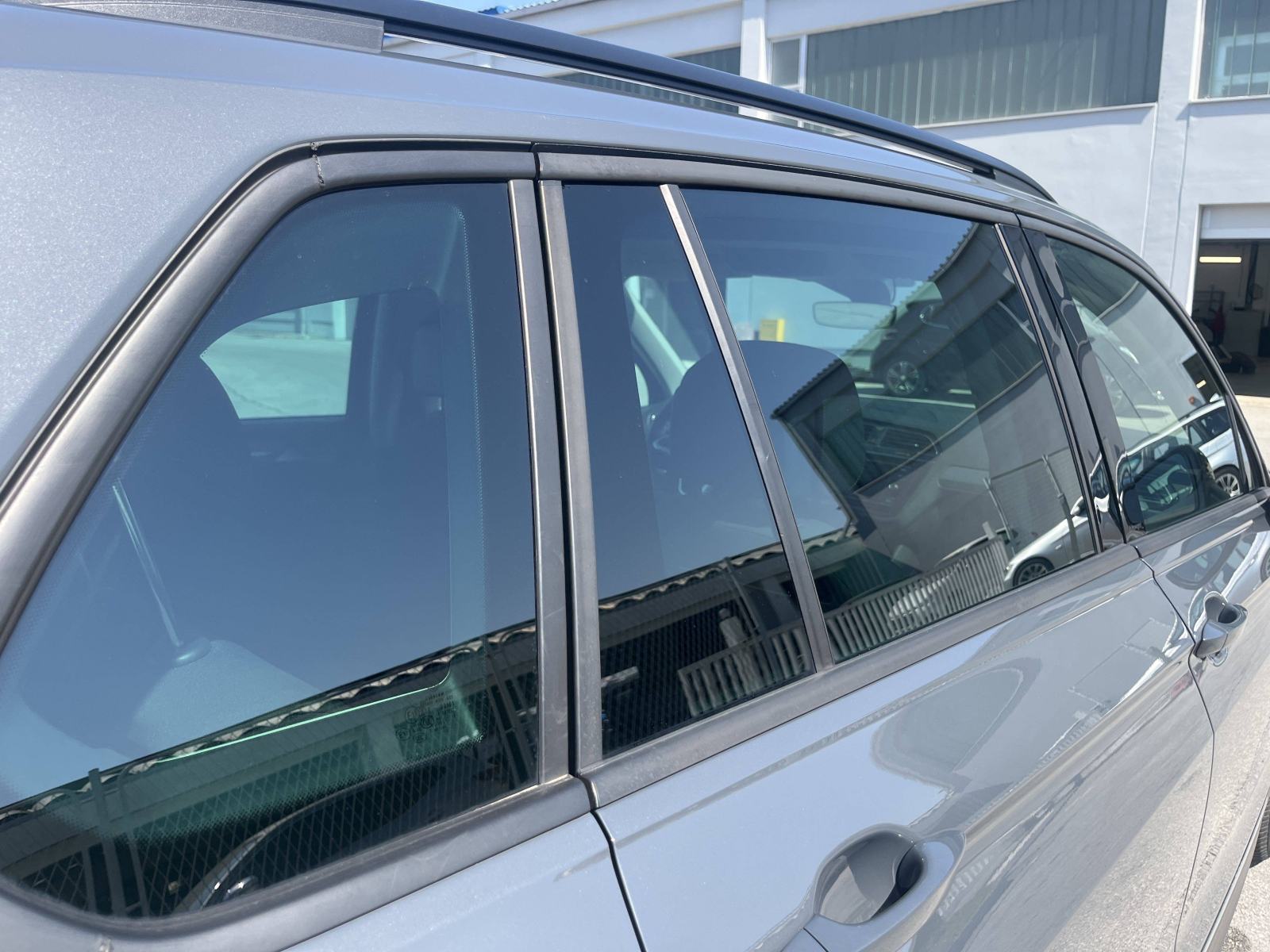 VW TIGUAN 2023 • PREMIUM jamstvo • AutoZubak Rabljena, fotografija 18