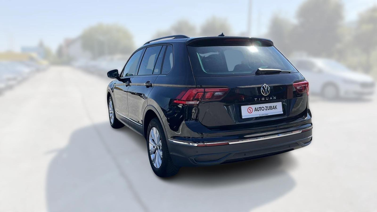 VW TIGUAN 2023 • PREMIUM jamstvo • AutoZubak Rabljena, fotografija 2