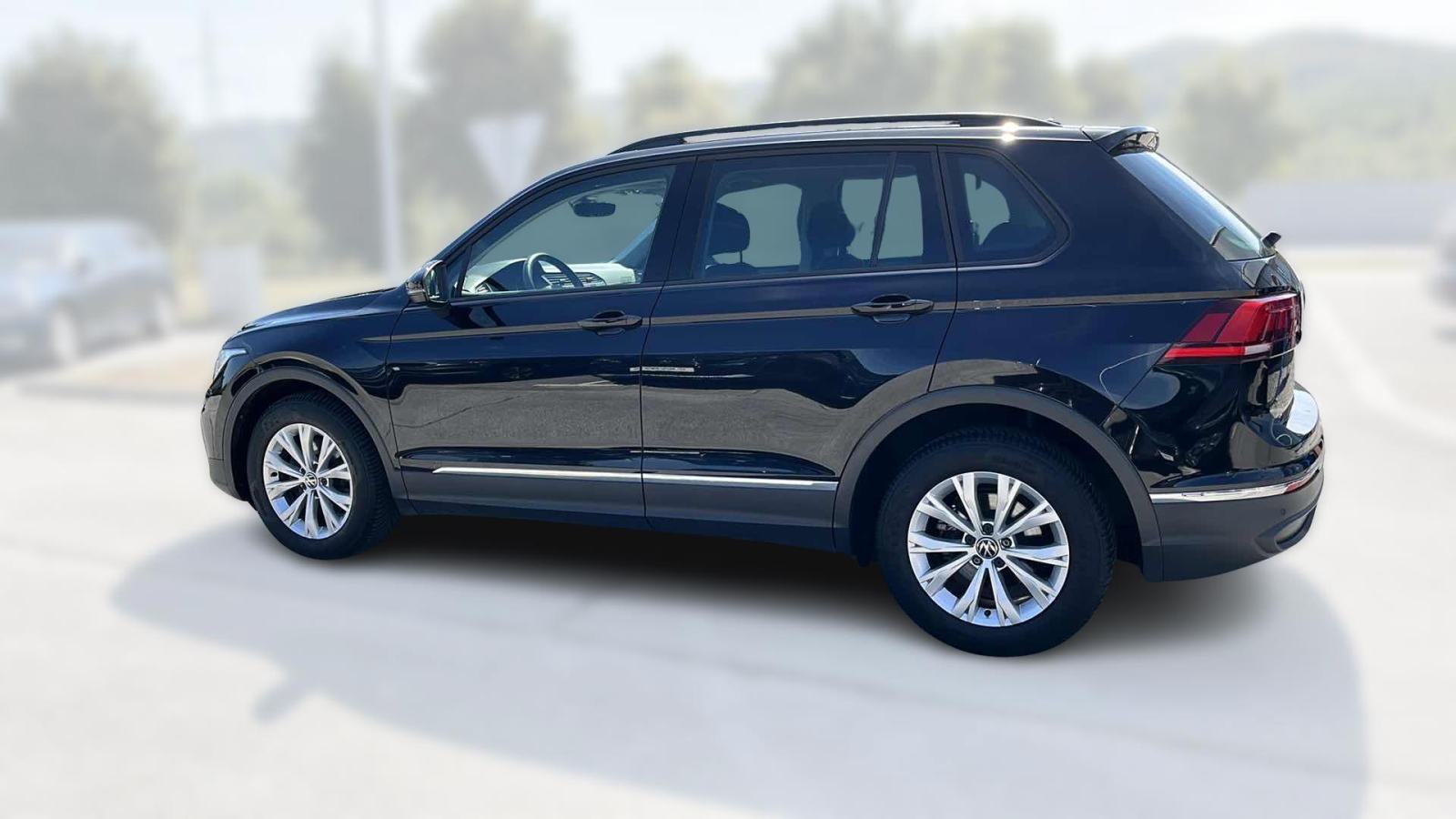 VW TIGUAN 2023 • PREMIUM jamstvo • AutoZubak Rabljena, fotografija 7