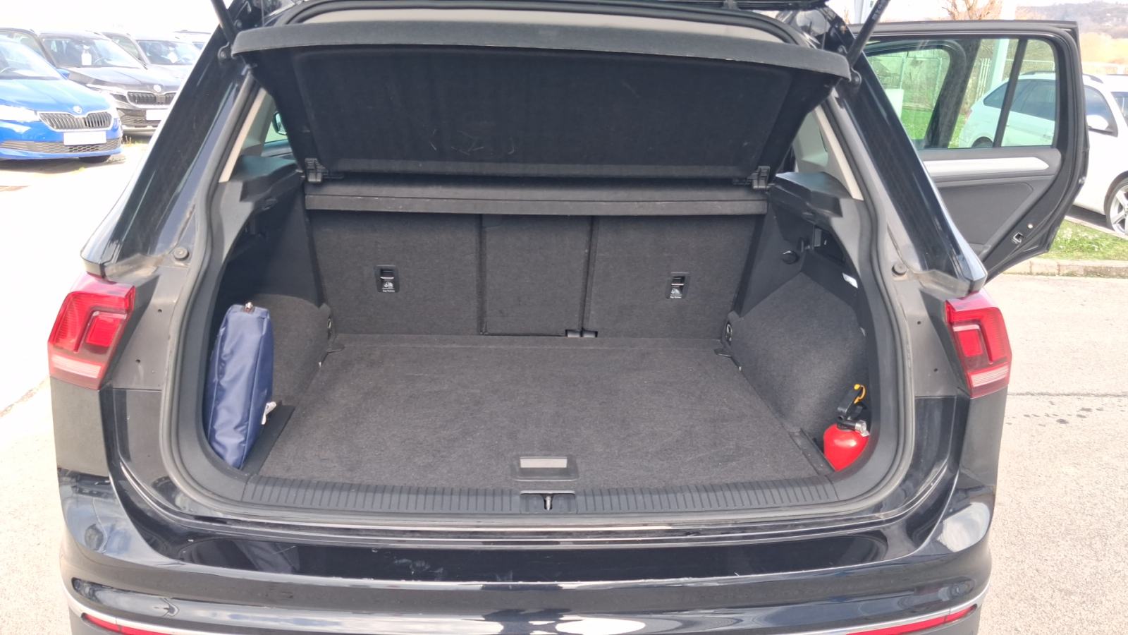 VW TIGUAN 2023 • PREMIUM jamstvo • AutoZubak Rabljena, fotografija 12