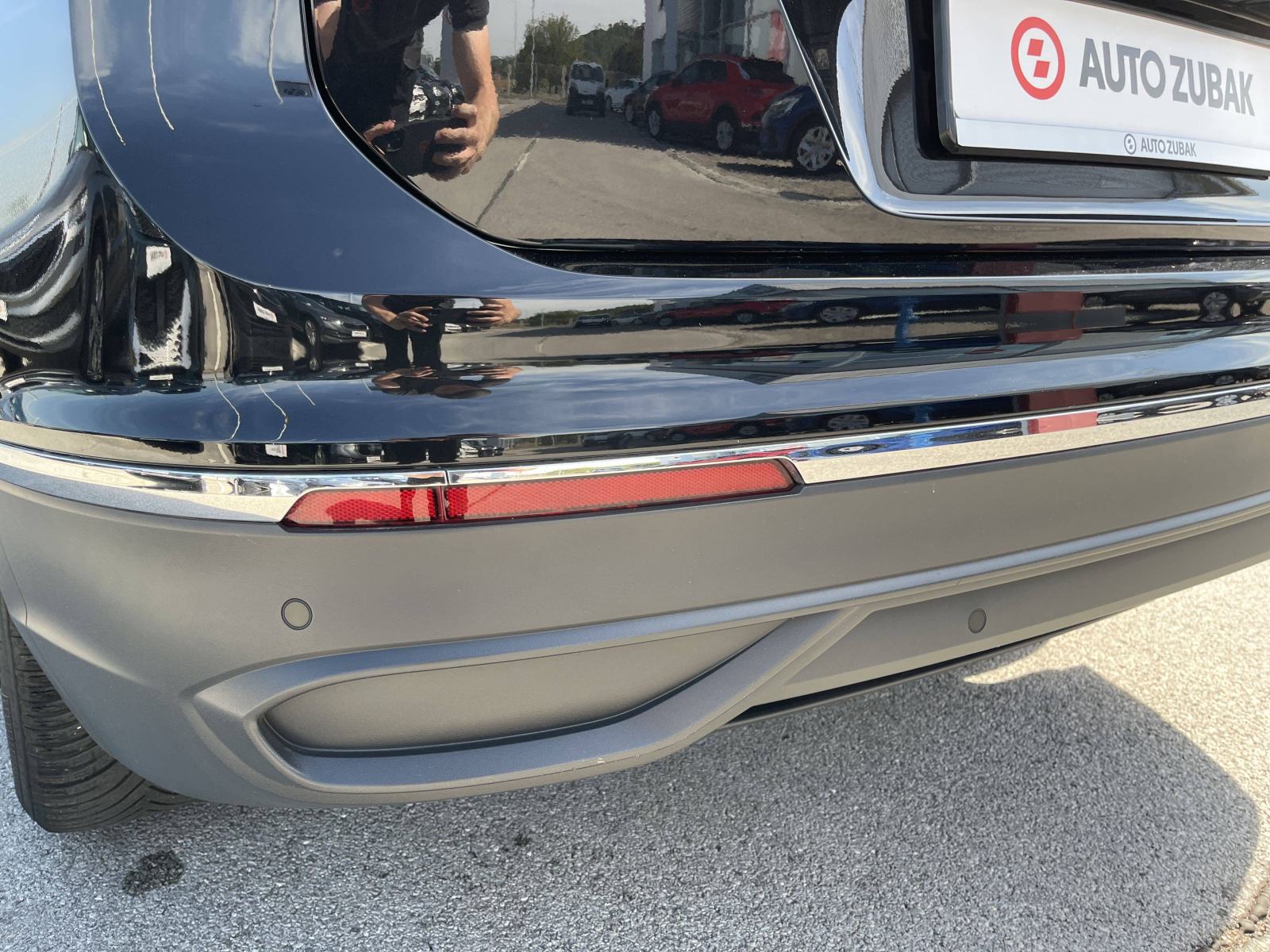 VW TIGUAN 2023 • PREMIUM jamstvo • AutoZubak Rabljena, fotografija 14