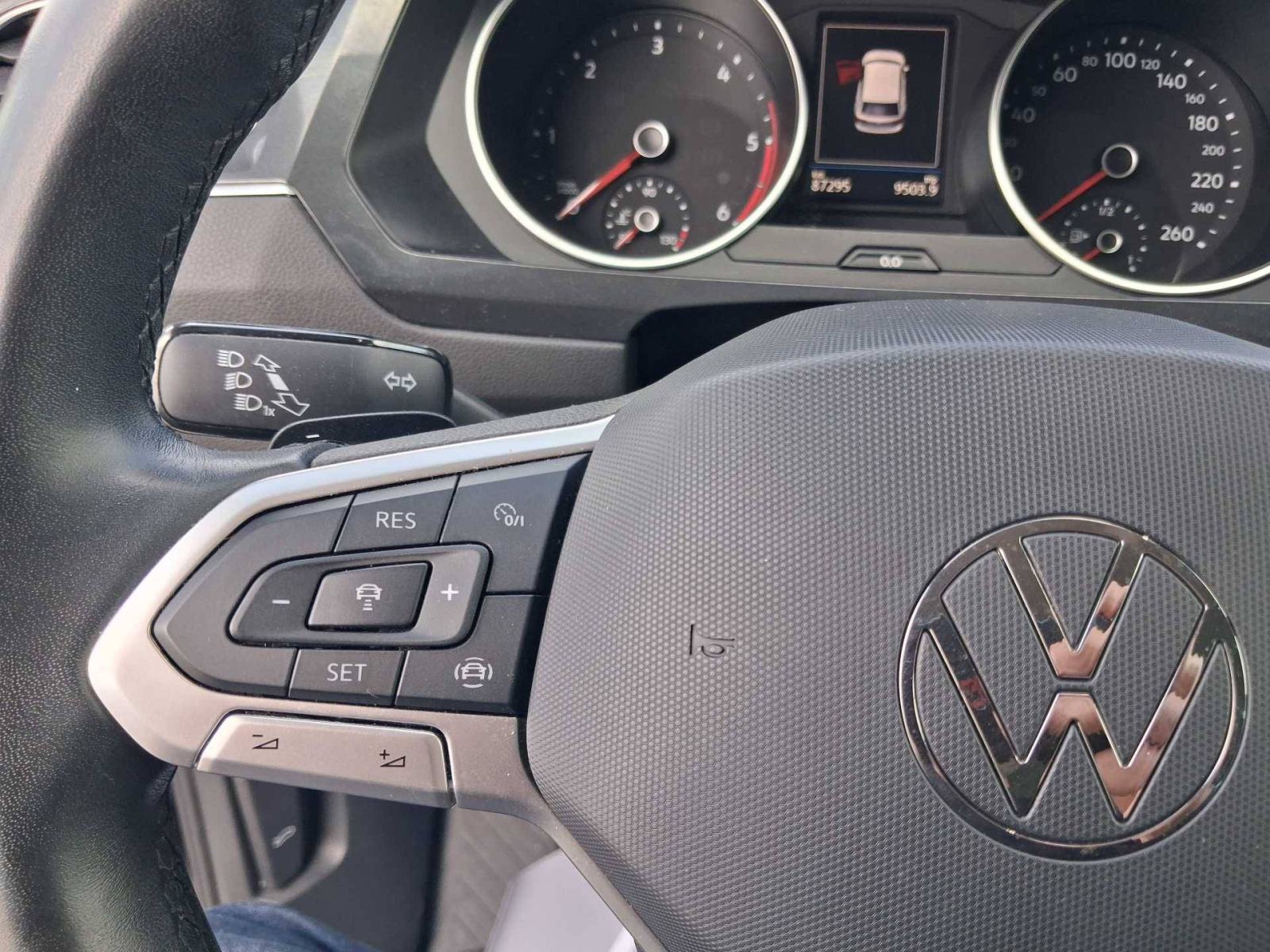 VW TIGUAN 2023 • PREMIUM jamstvo • AutoZubak Rabljena, fotografija 19