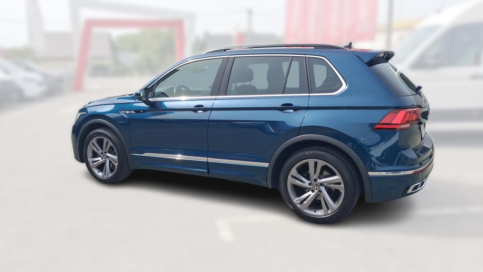 VW TIGUAN 2023 • PREMIUM jamstvo • AutoZubak Rabljena, fotografija 6