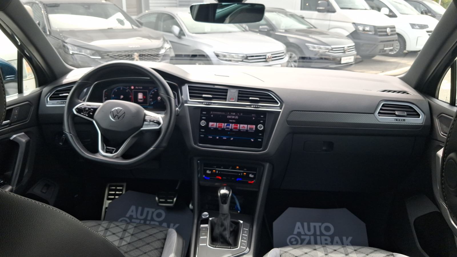 VW TIGUAN 2023 • PREMIUM jamstvo • AutoZubak Rabljena, fotografija 11