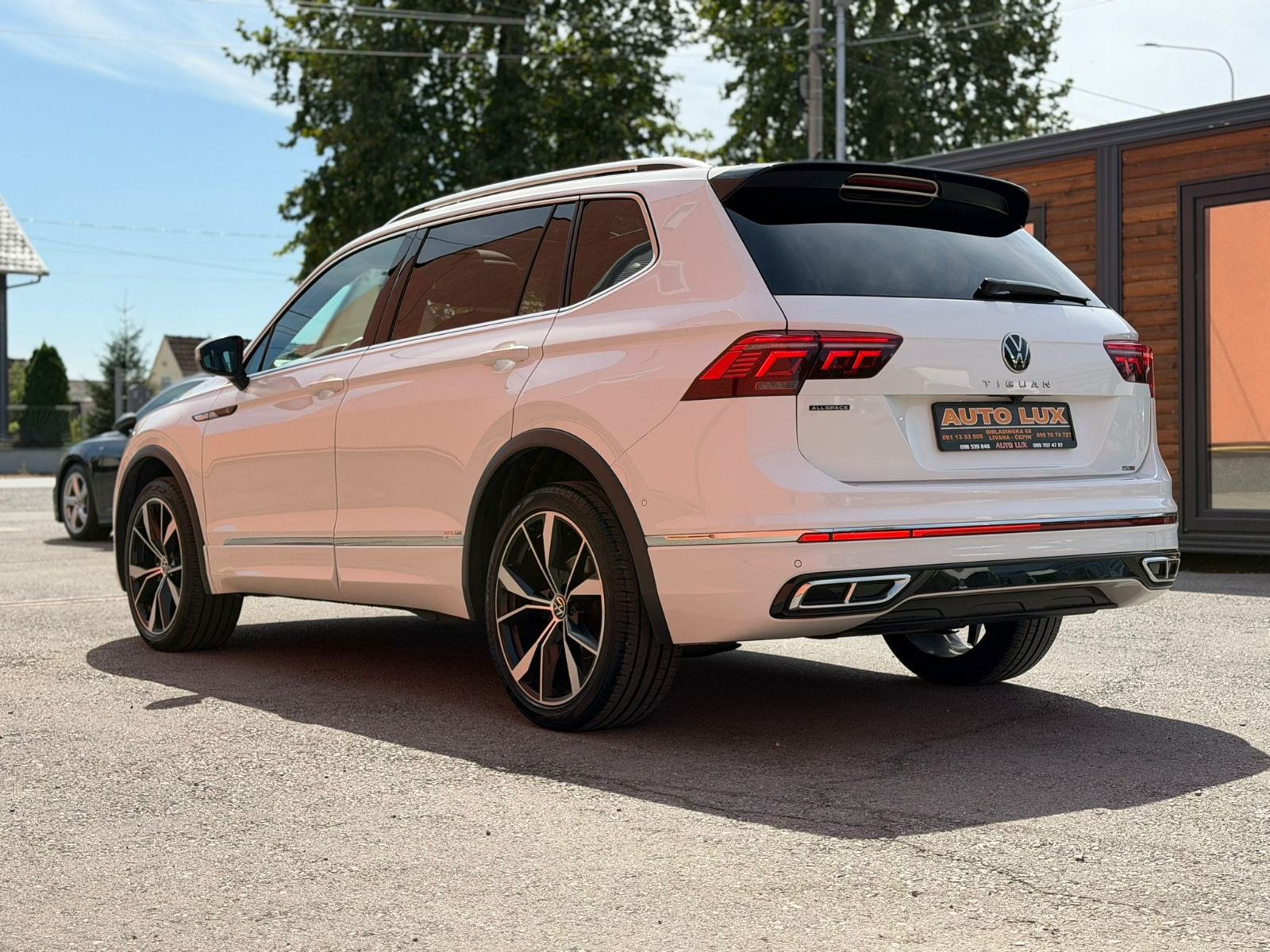 VW Tiguan Allspace 2.0 TDI automat •2024•R Line•Pano•LeasingBezUčešća•, fotografija 5
