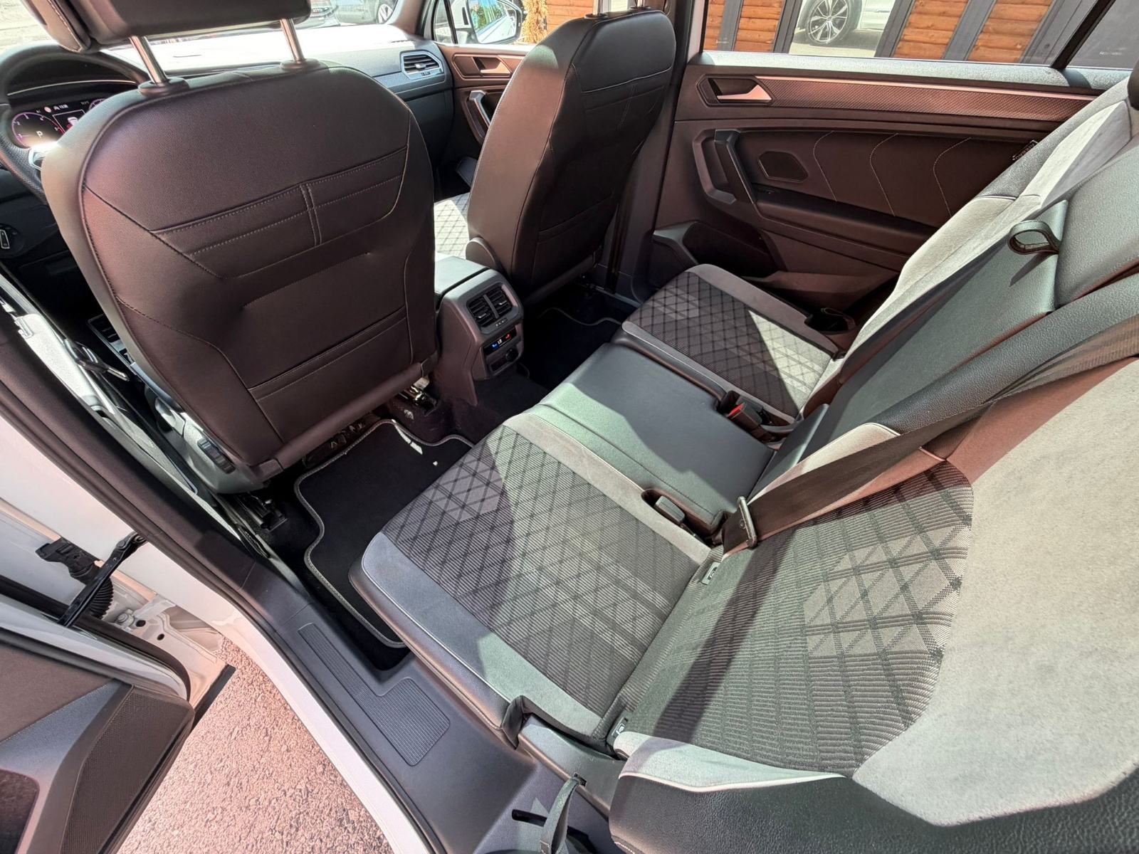 VW Tiguan Allspace 2.0 TDI automat •2024•R Line•Pano•LeasingBezUčešća•, fotografija 16