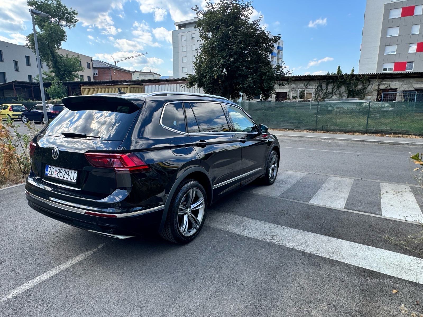 VW Tiguan Allspace 2.0 TDI*R line*DSG*PANO*VIRTUAL*MATRIX*19”KAM*TOP, fotografija 4