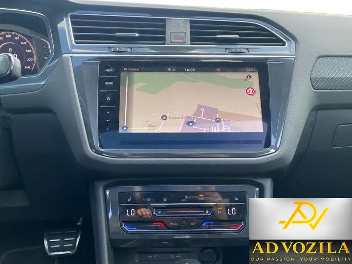 VW Tiguan200KS 4x4 R-line,Pan.Krov;Koža;Matrix€41.770do reg!, fotografija 4