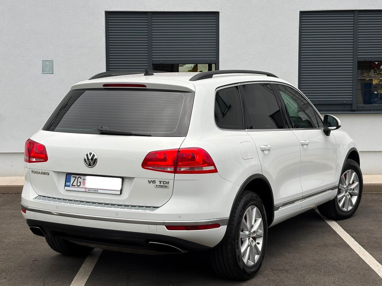 VW TOUAREG 3,0 TDI 4x4 • KAO NOVI, FULL OPREMA, AUTOMATIC • REDIZAJN •, fotografija 6