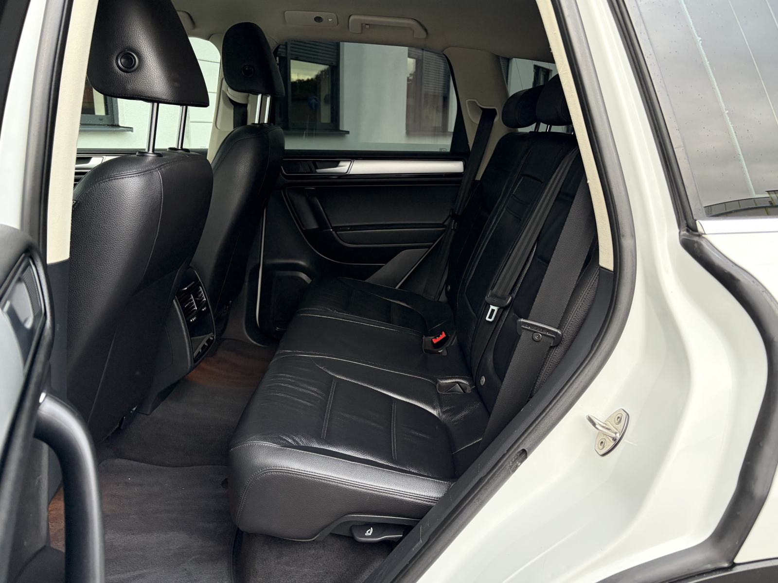 VW TOUAREG 3,0 TDI 4x4 • KAO NOVI, FULL OPREMA, AUTOMATIC • REDIZAJN •, fotografija 13