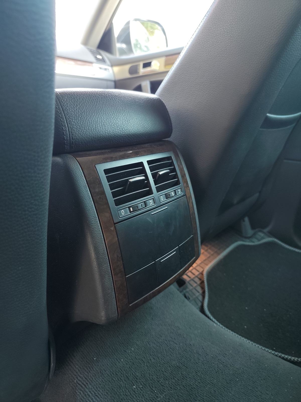 VW Touareg 3,0 V6 TDI automatik, vrhunski očuvan, fotografija 16