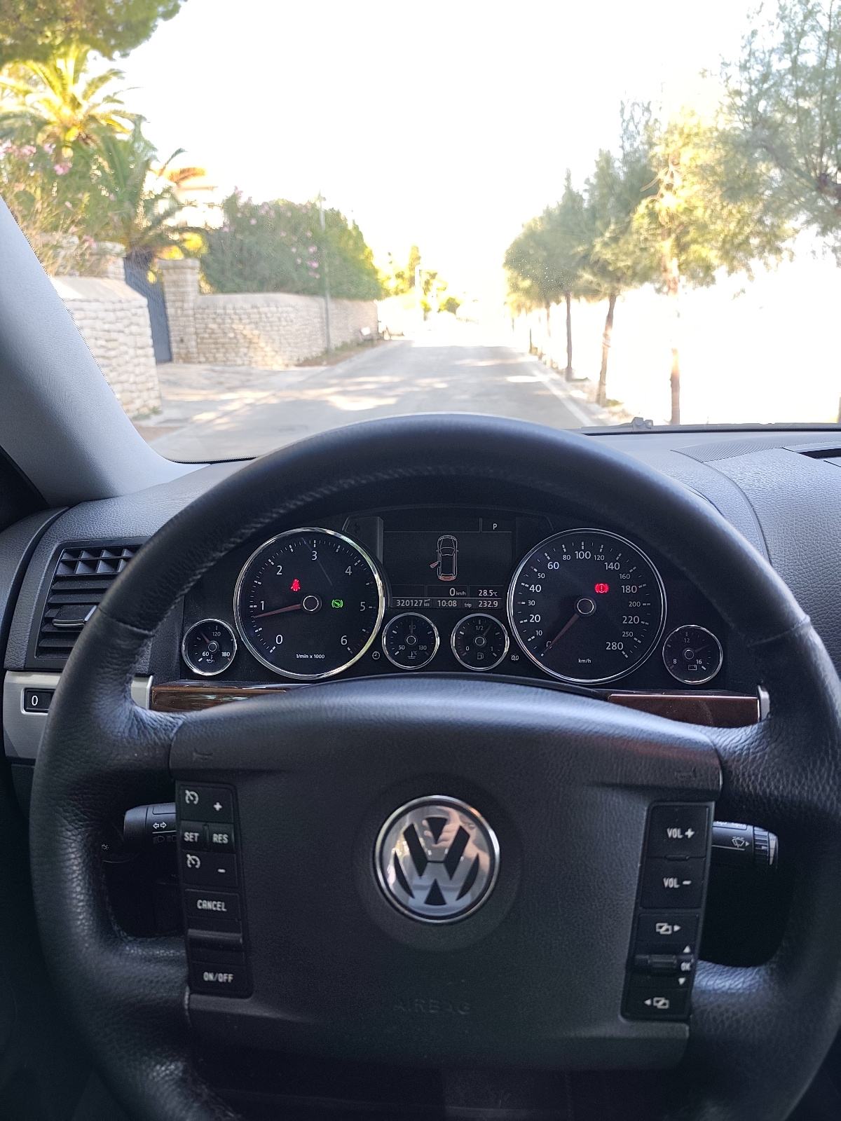 VW Touareg 3,0 V6 TDI automatik, vrhunski očuvan, fotografija 12
