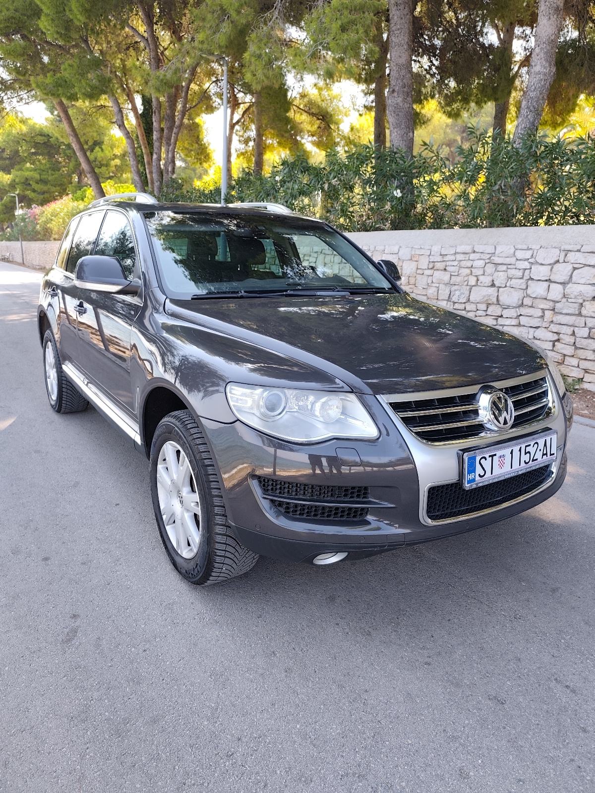 VW Touareg 3,0 V6 TDI automatik, vrhunski očuvan, fotografija 3