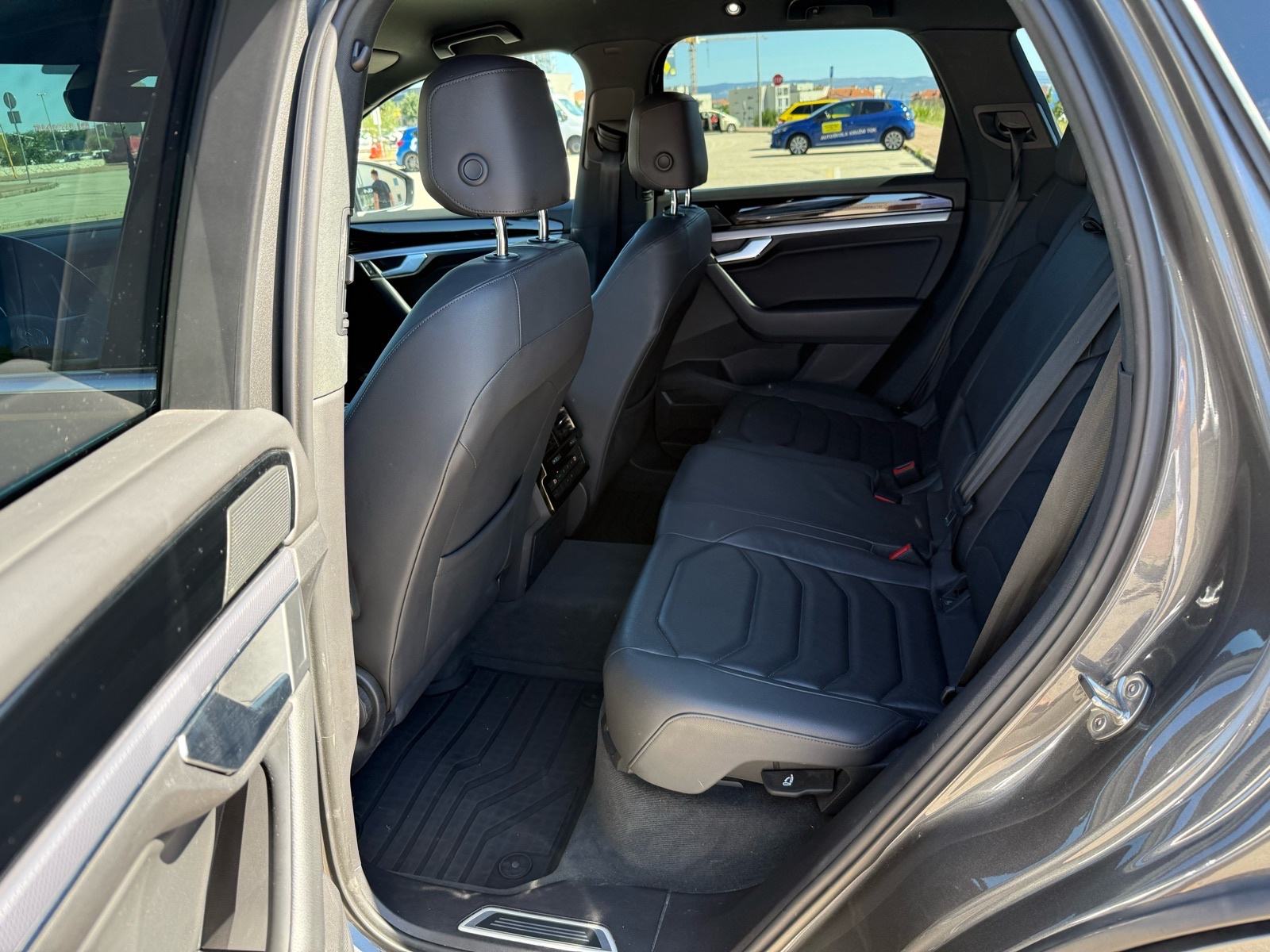 VW Touareg V6 R Line TDI BMT automatik, fotografija 9