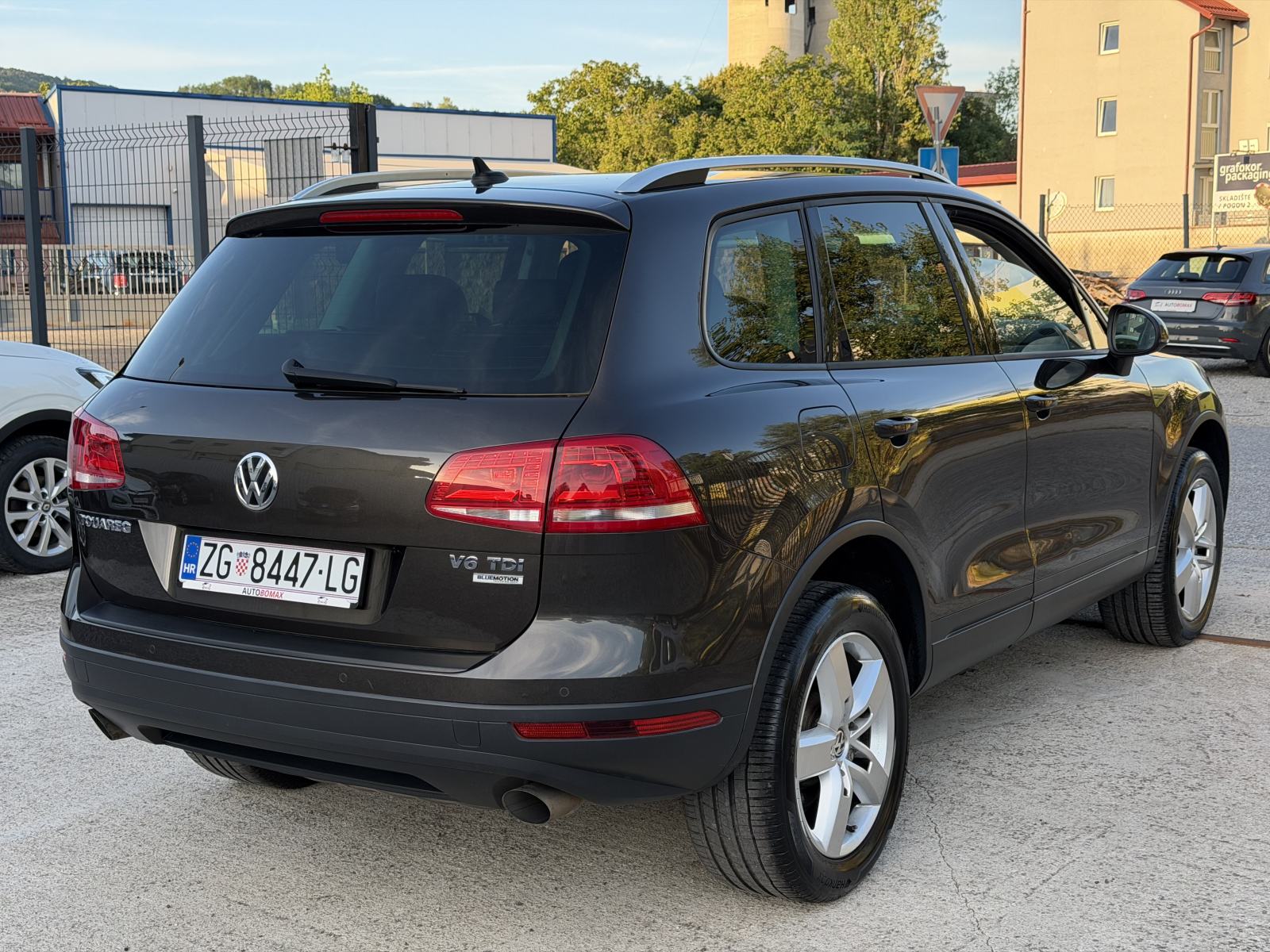 VW Touareg V6 TDI BMT -POTVRDA KM/JAMSTVO-BI XENON-NAVI-LED-NOVI MOD., fotografija 4