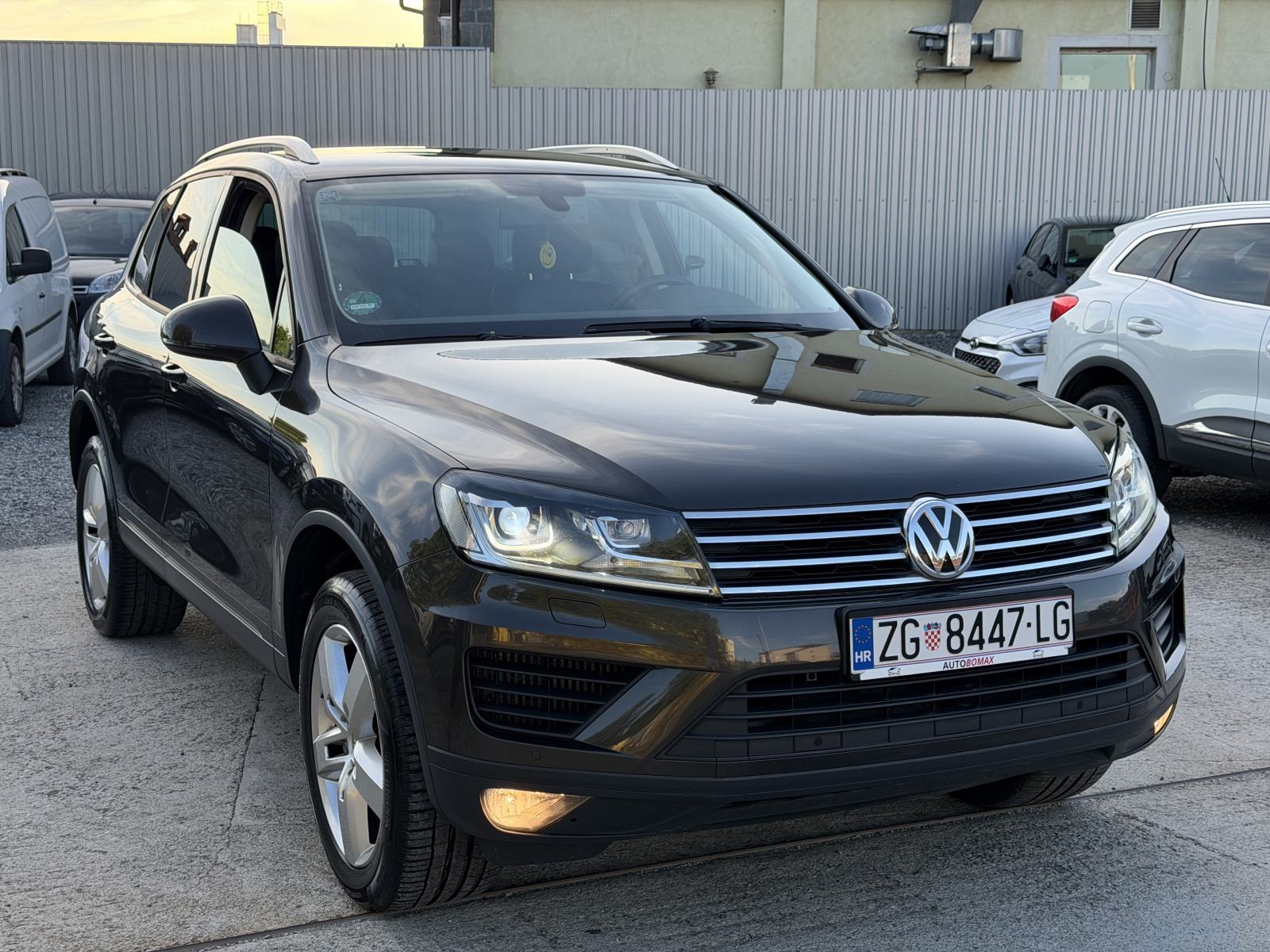 VW Touareg V6 TDI BMT -POTVRDA KM/JAMSTVO-BI XENON-NAVI-LED-NOVI MOD., fotografija 3