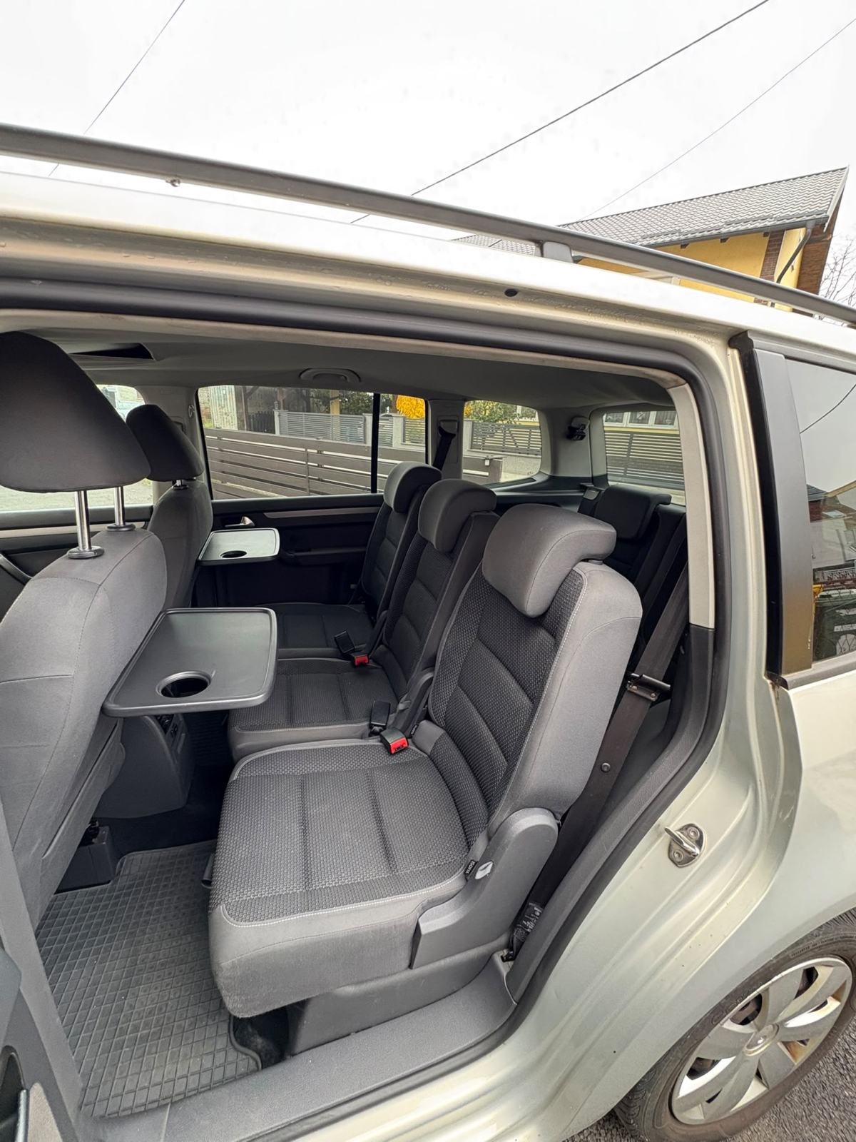 VW Touran 1.6 TDI 7 SJEDALA HR AUTO, fotografija 8