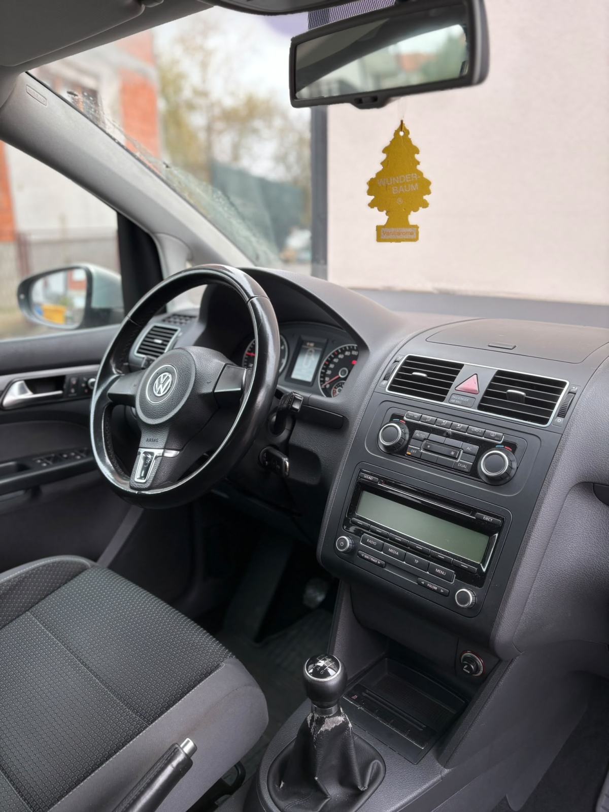 VW Touran 1.6 TDI 7 SJEDALA HR AUTO, fotografija 9