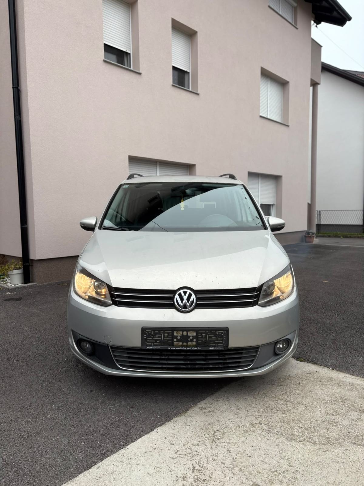 VW Touran 1.6 TDI 7 SJEDALA HR AUTO, fotografija 2