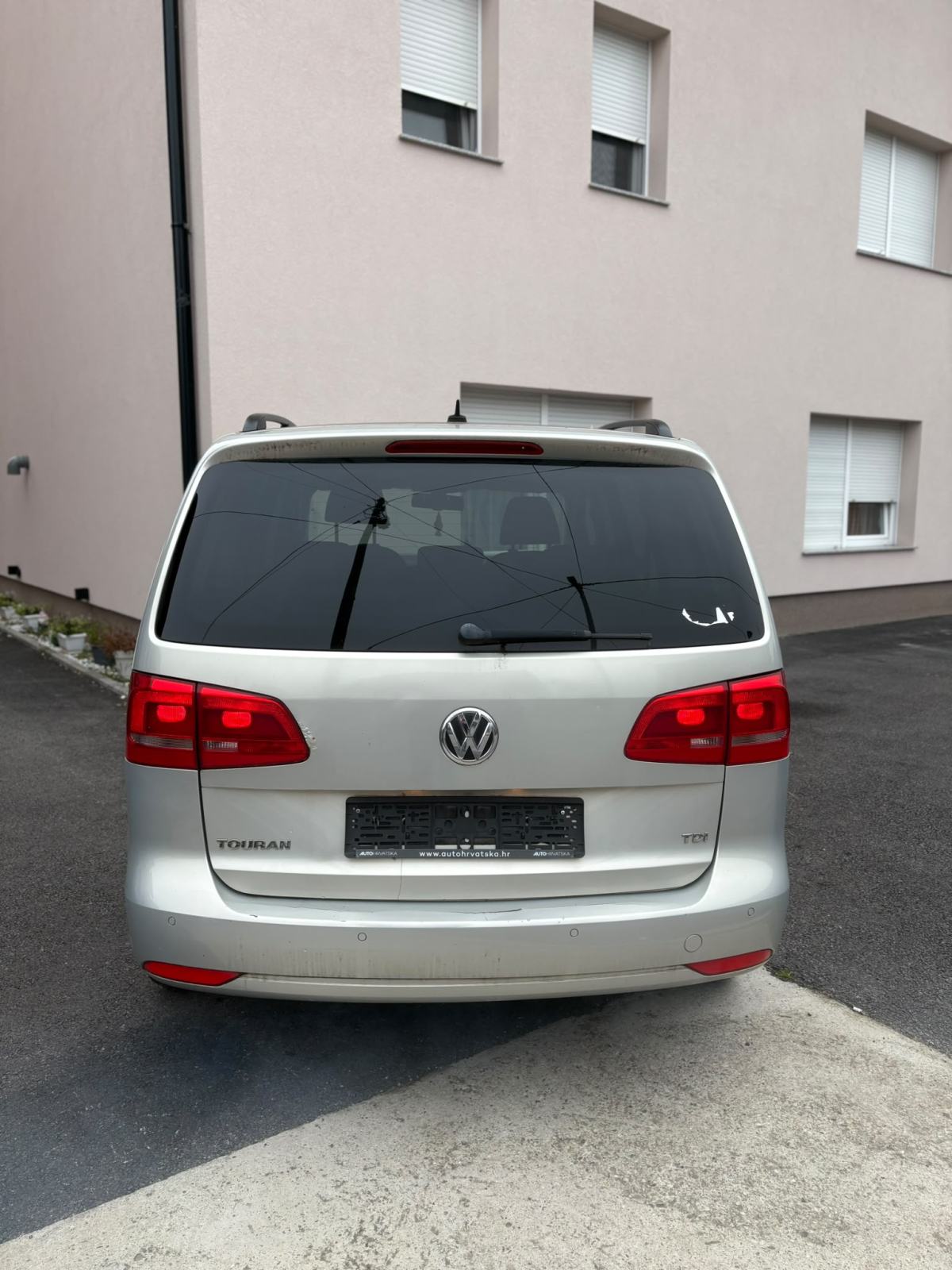 VW Touran 1.6 TDI 7 SJEDALA HR AUTO, fotografija 5