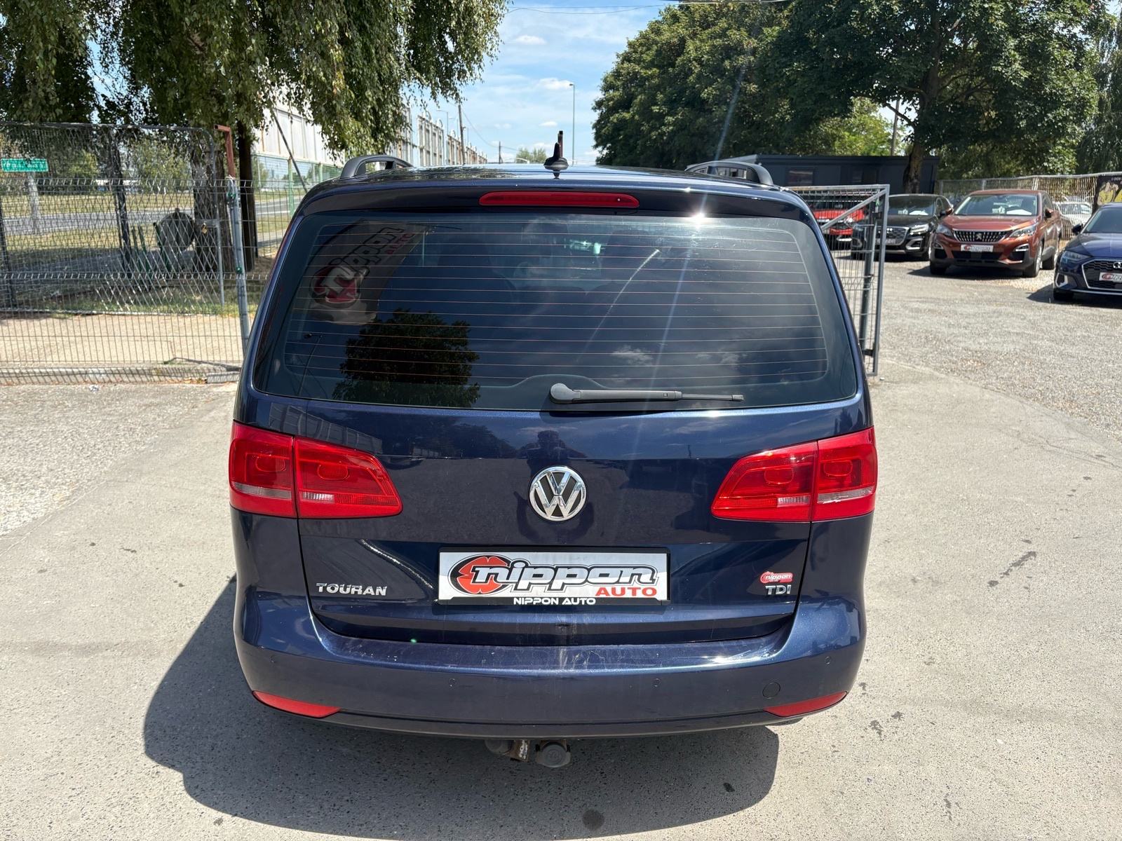 VW Touran 1,6 TDI 7 SJEDALA - KLIMA - NAVI - AUTOKREDIT, pogled izvana - slika 5