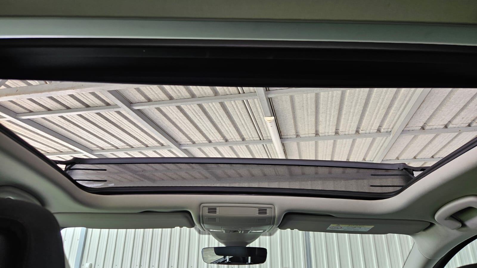 VW Touran 1,6 TDI 7 sjedala,panorama,LED farovi..., fotografija 8