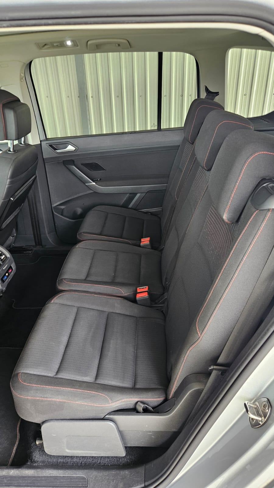 VW Touran 1,6 TDI 7 sjedala,panorama,LED farovi..., fotografija 10