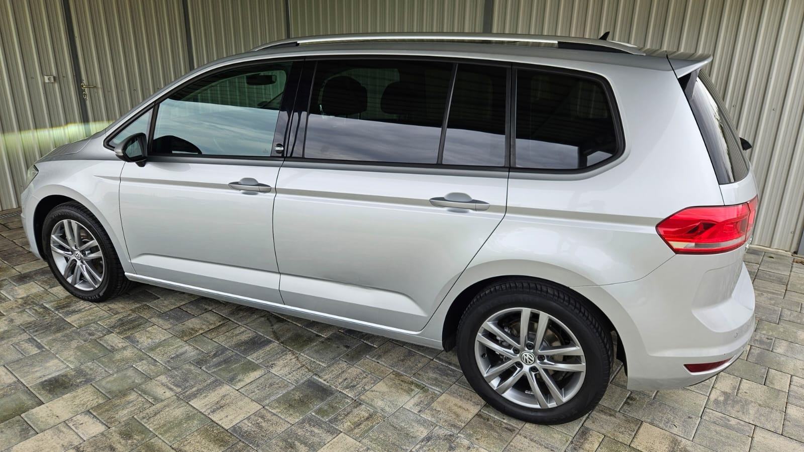 VW Touran 1,6 TDI 7 sjedala,panorama,LED farovi..., fotografija 5