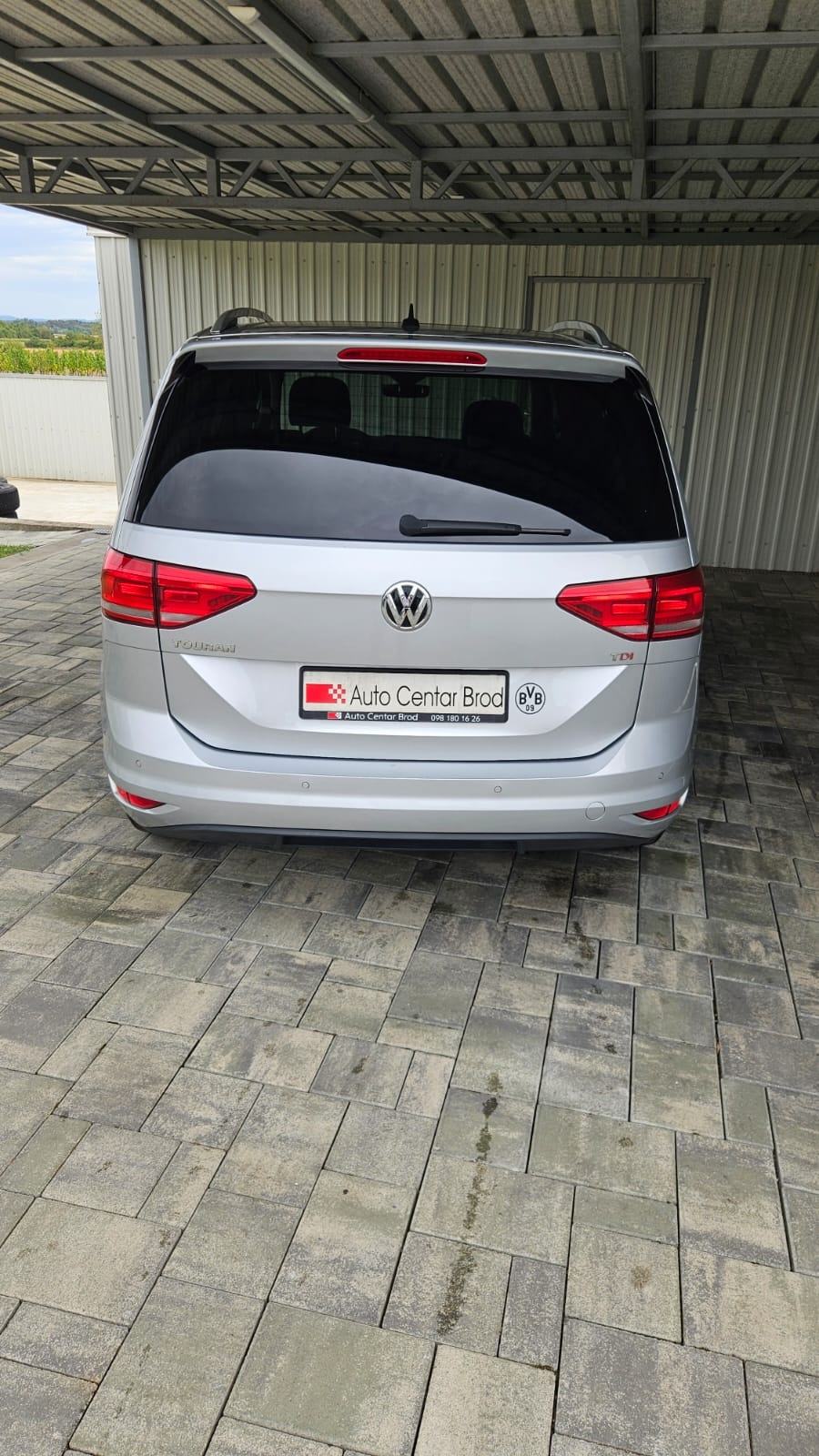 VW Touran 1,6 TDI 7 sjedala,panorama,LED farovi..., fotografija 4