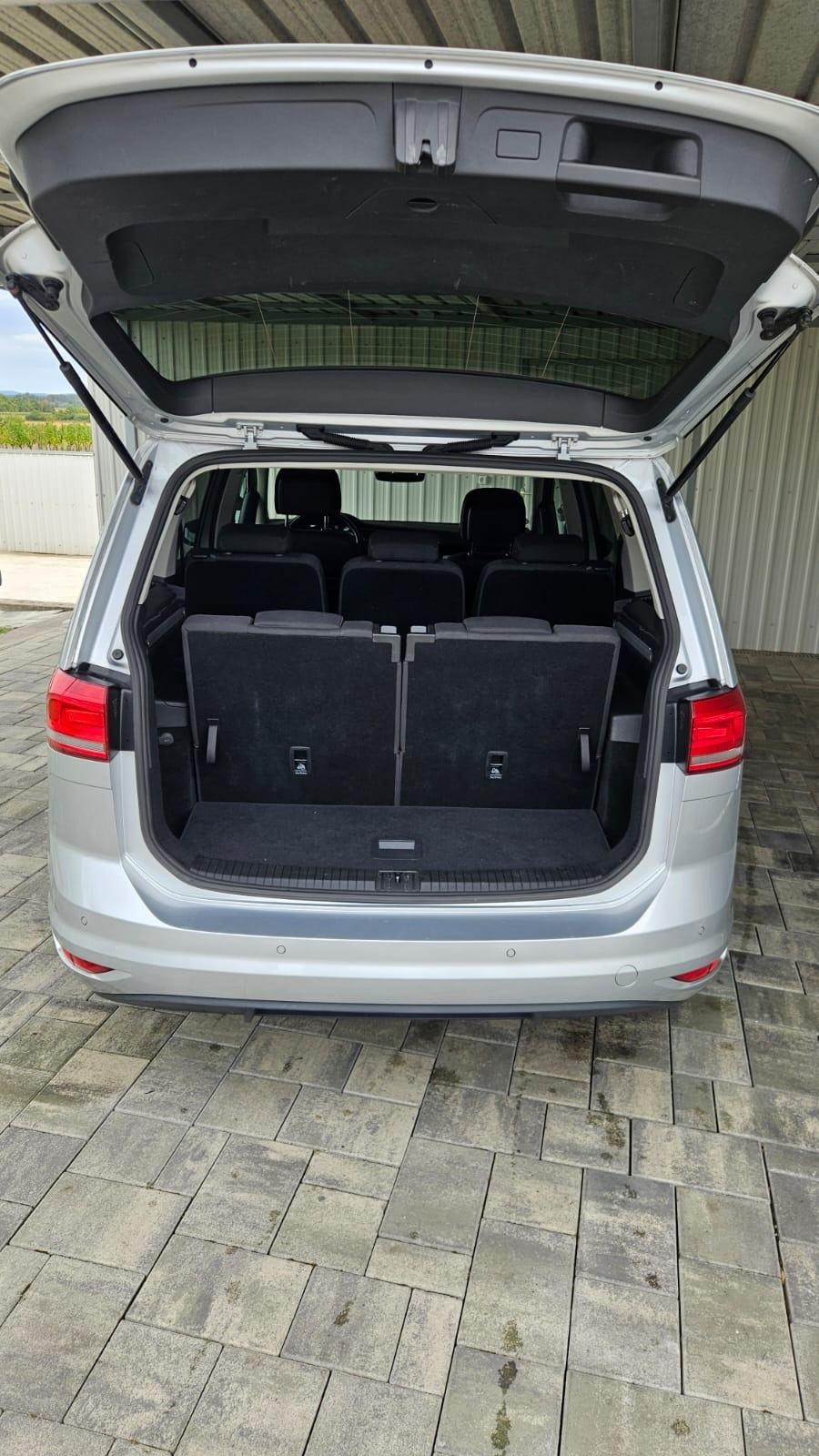 VW Touran 1,6 TDI 7 sjedala,panorama,LED farovi..., fotografija 15