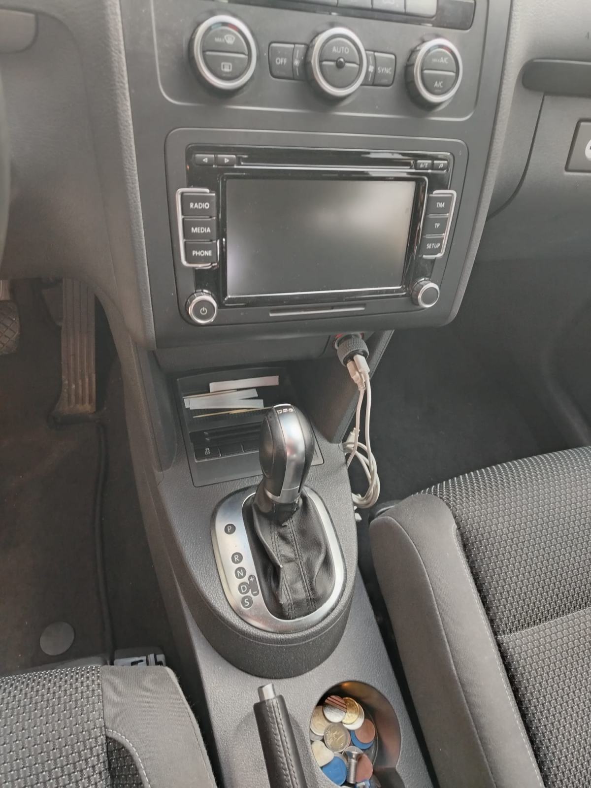 VW Touran 1,6 TDI automatik, fotografija 11