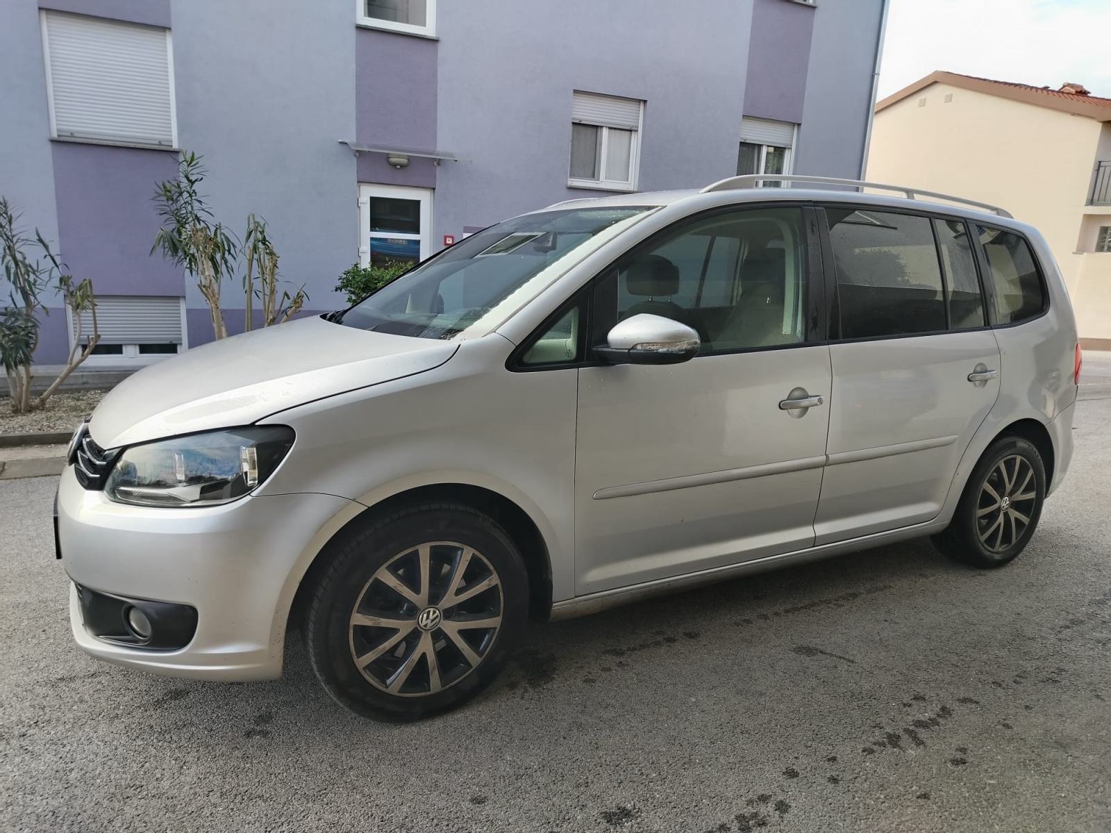 VW Touran 1,6 TDI automatik, fotografija 4