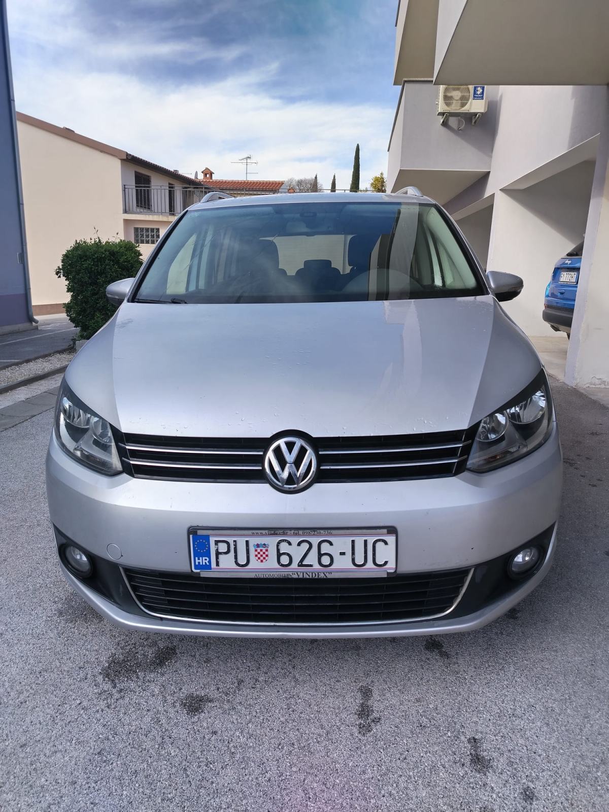 VW Touran 1,6 TDI automatik, fotografija 2