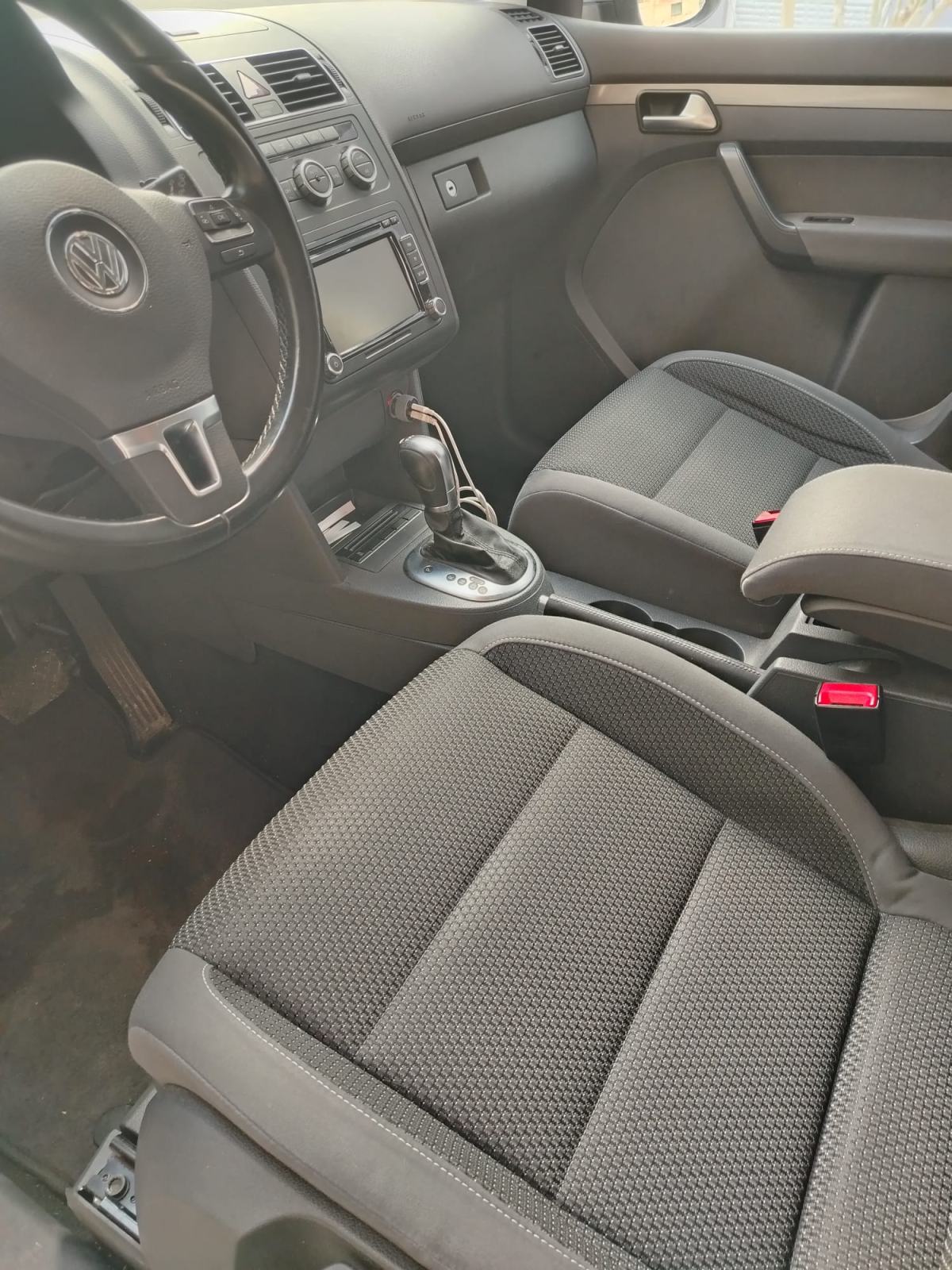 VW Touran 1,6 TDI automatik, fotografija 12