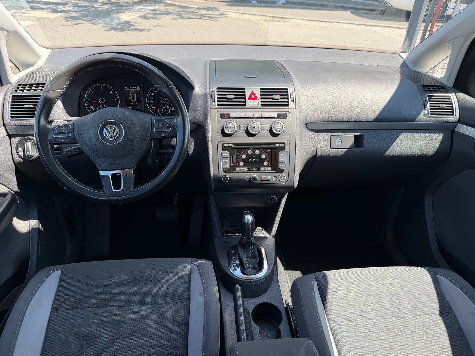 VW Touran 1,6 TDI DSG*LIFE*KAO NOV!!*, fotografija 10
