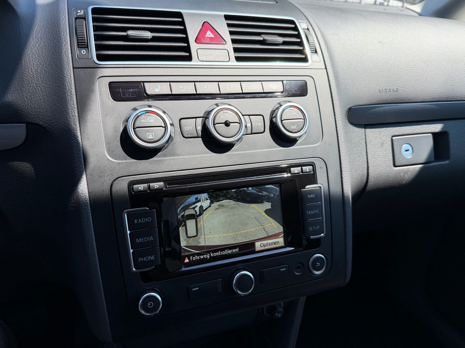 VW Touran 1,6 TDI DSG*LIFE*KAO NOV!!*, fotografija 12
