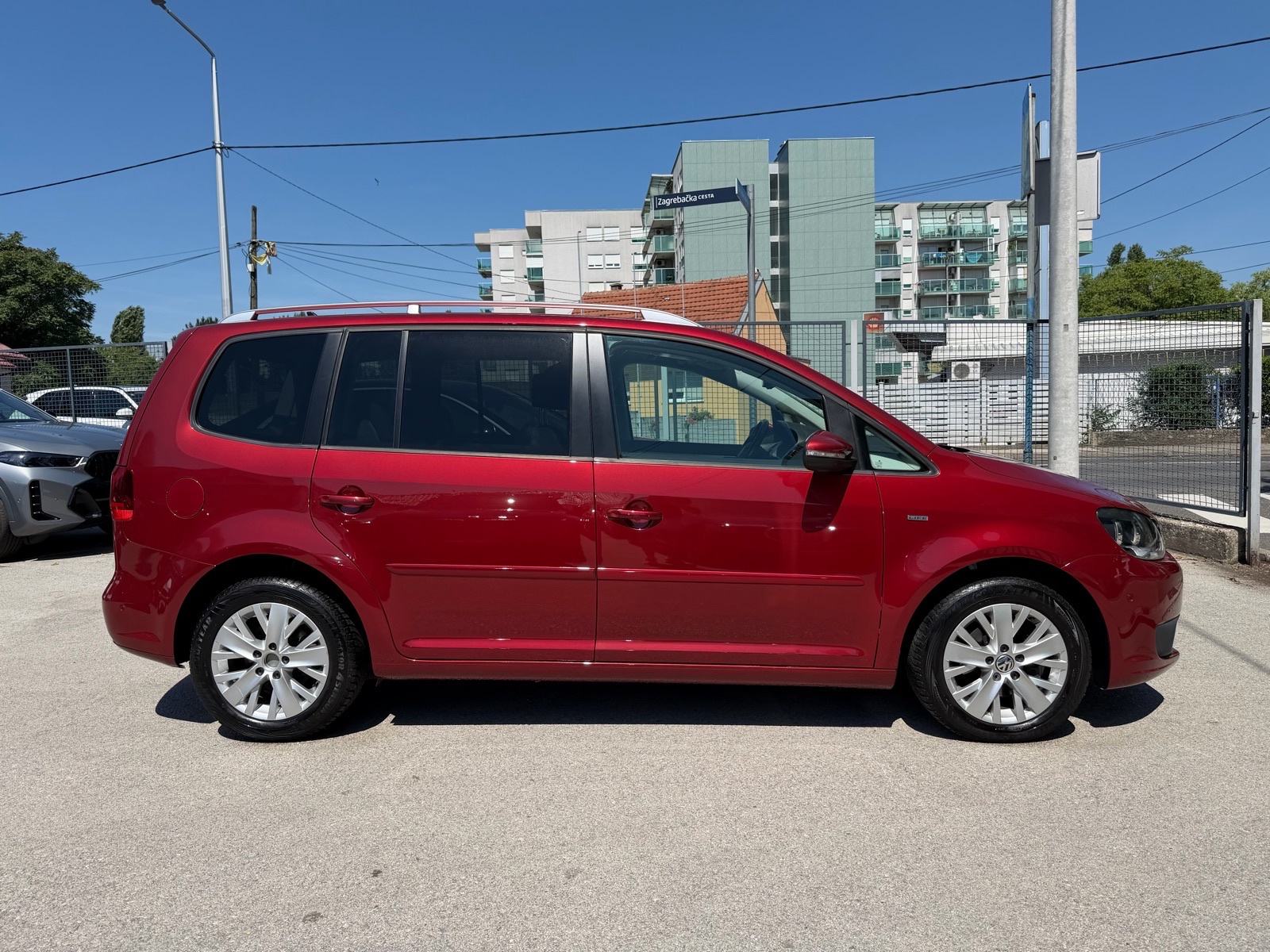 VW Touran 1,6 TDI DSG*LIFE*KAO NOV!!*, fotografija 4