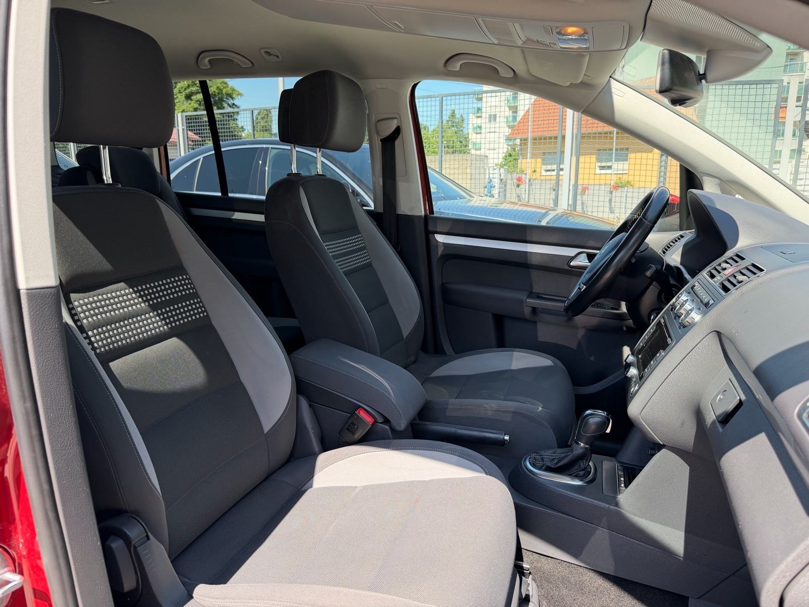 VW Touran 1,6 TDI DSG*LIFE*KAO NOV!!*, fotografija 14