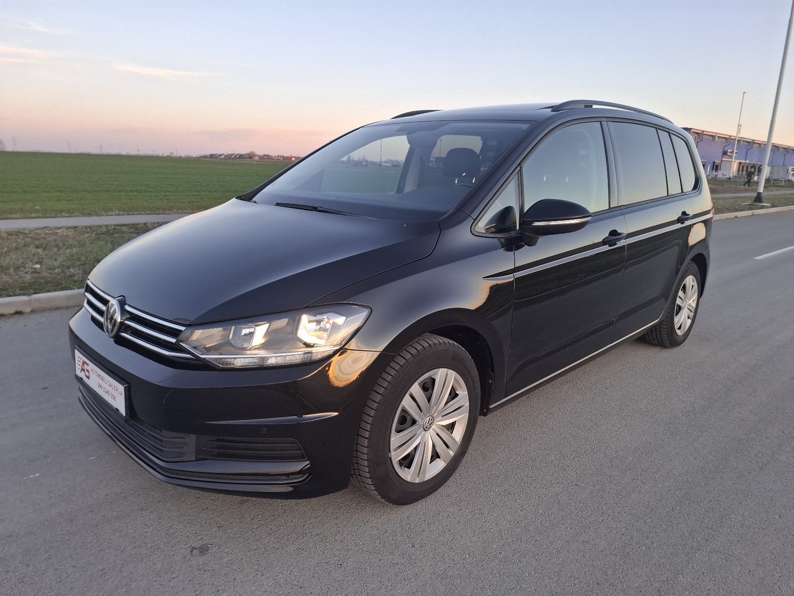 VW Touran 1,6 TDI BMT 7 SJEDALA, PANORAMA, fotografija 8