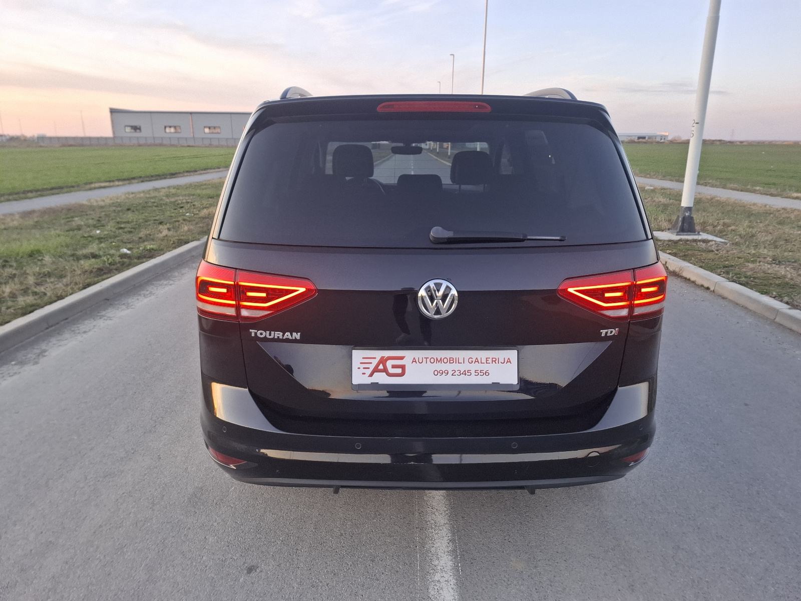 VW Touran 1,6 TDI BMT 7 SJEDALA, PANORAMA, fotografija 4