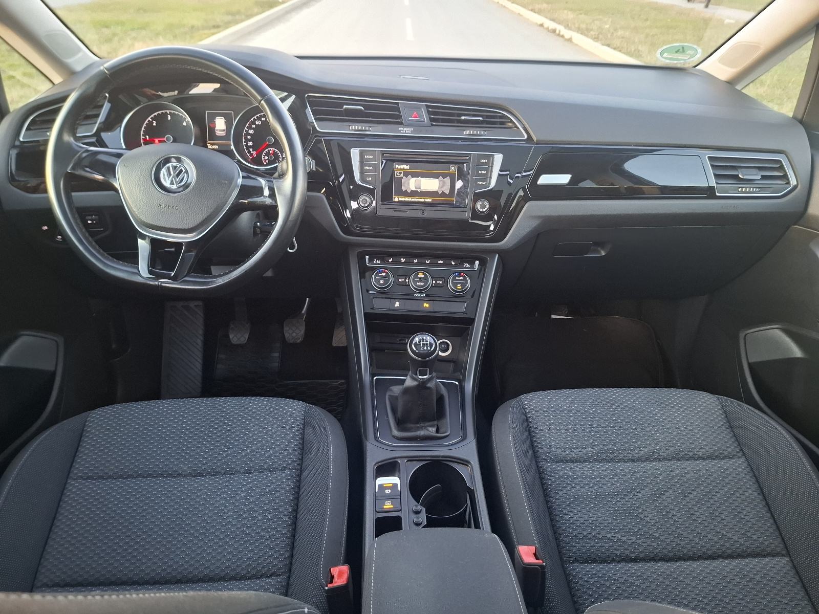 VW Touran 1,6 TDI BMT 7 SJEDALA, PANORAMA, fotografija 12