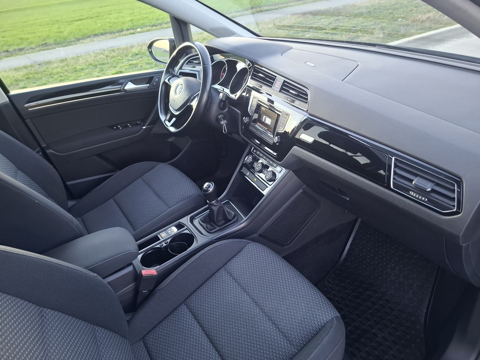 VW Touran 1,6 TDI BMT 7 SJEDALA, PANORAMA, fotografija 14