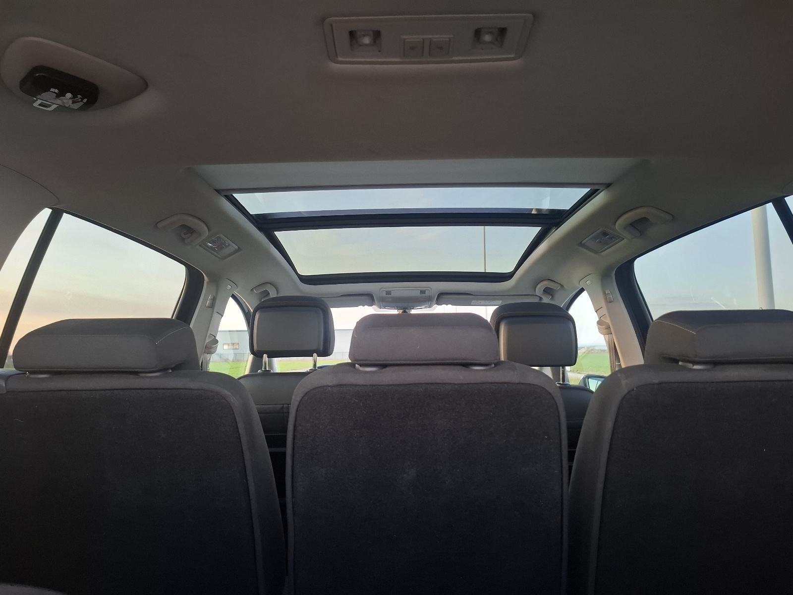 VW Touran 1,6 TDI BMT 7 SJEDALA, PANORAMA, fotografija 15