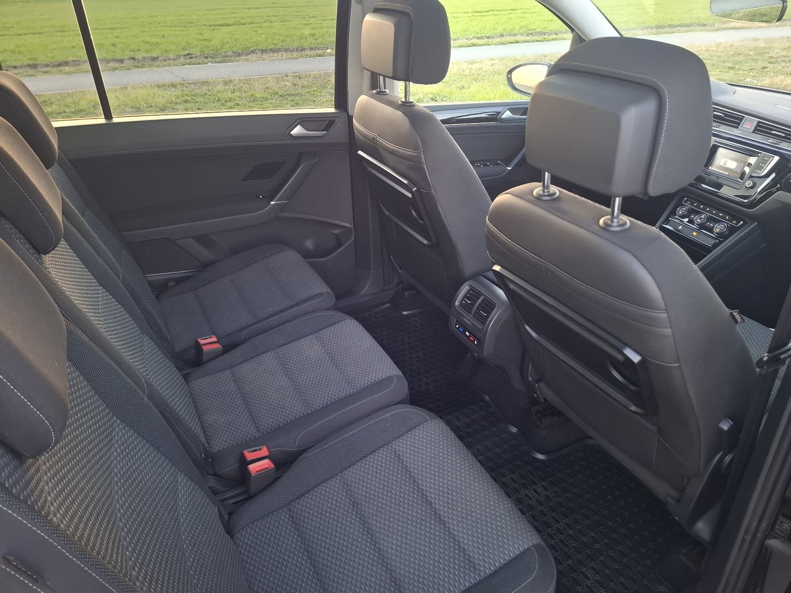 VW Touran 1,6 TDI BMT 7 SJEDALA, PANORAMA, fotografija 18