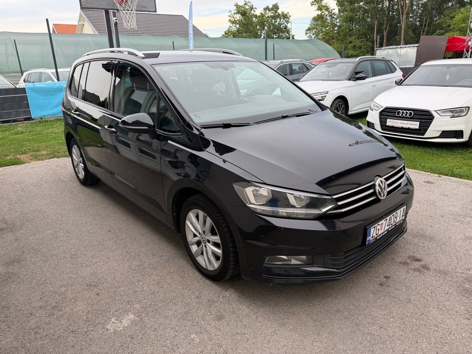 VW Touran 1,6 TDI DSG, 7 sjedala, fotografija 2