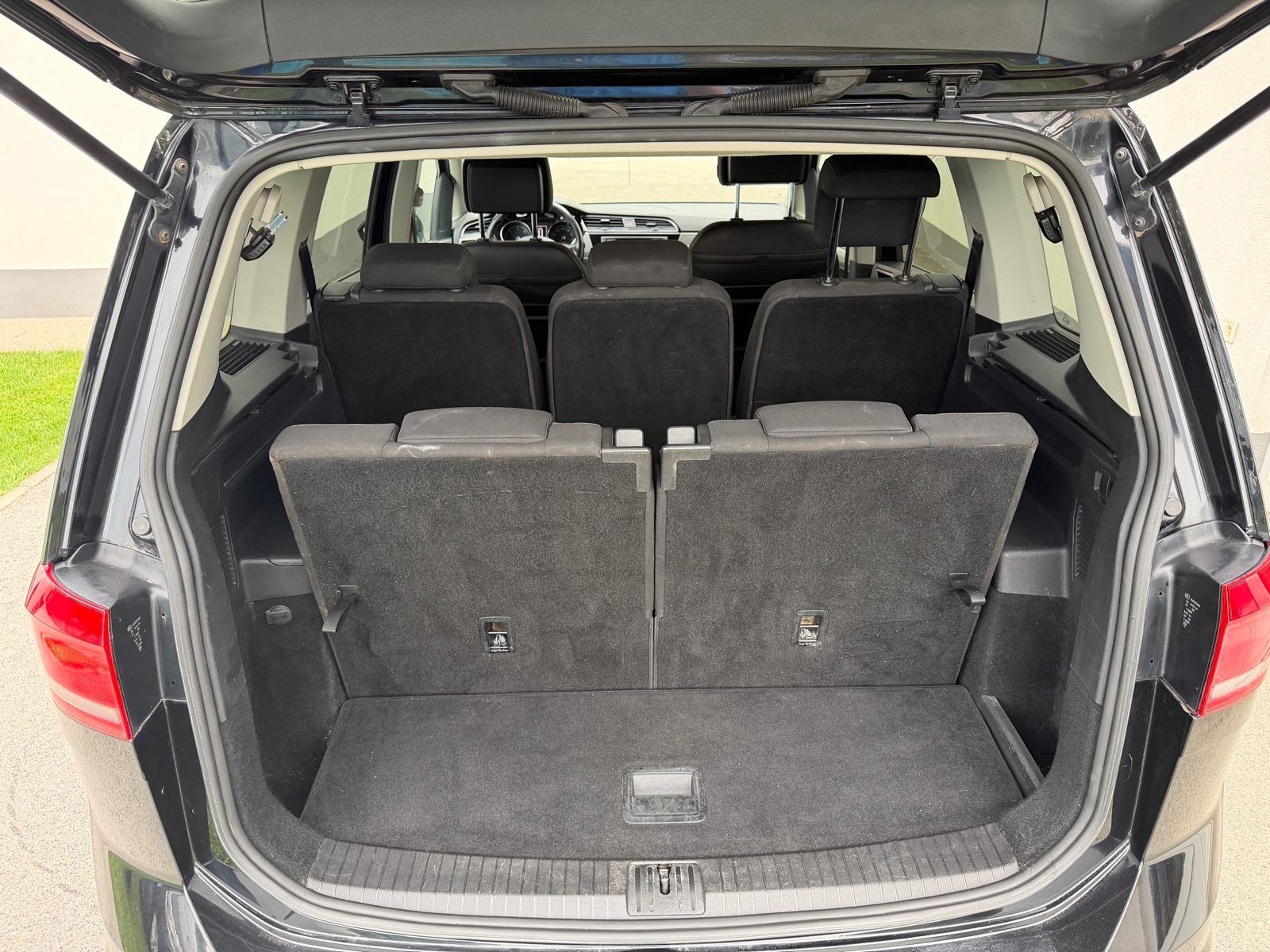 VW Touran 1,6 TDI DSG, 7 sjedala, fotografija 6